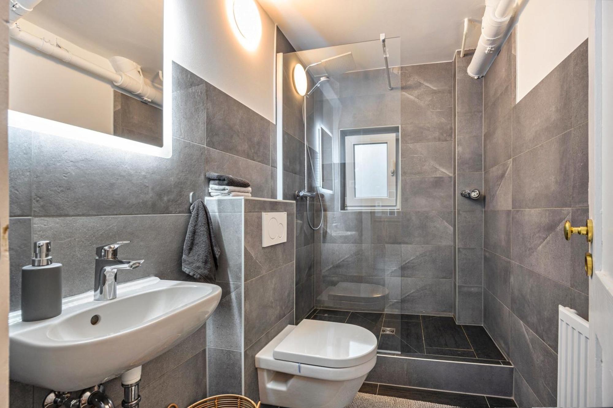 Ogli Apartment *